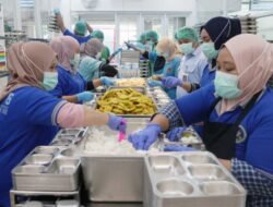 Meski Sekolah Daring Akibat Kabut Asap, 2.606 Porsi MBG Tetap Didistribusikan di Pekanbaru