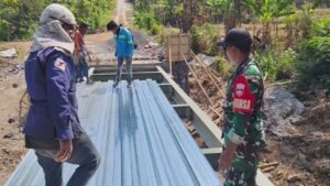 Babinsa Koramil Jatipurno Bersama Bhabinkamtibmas Laksanakan Patroli Malam