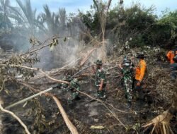 Sinergi Tanpa Henti Melawan Api, Kodam XIX/Tuanku Tambusai Bersama Tim Gabungan Kendalikan Karhutla di Bengkalis