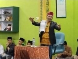 Diguyur Hujan Lebat, Jamaah Masjid Miftahul Jannah Semangat Ikuti Maulid Nabi 