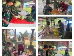 Personel Pos Bolake Bantu Perekonomian Masyarakat Dengan Memborong Hasil Tani