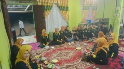 Laskar Hulubalang Melayu bersatu ( LHMB ) kota Pekanbaru takziah ke rumah duka ALM H. MASRI BIN MA’AKAP di desa gunung sailan