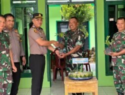 Sinergi TNI–Polri, Dua Kapolsek Beri Tumpeng & Bibit Pohon di Koramil 05 Rimba Melintang   